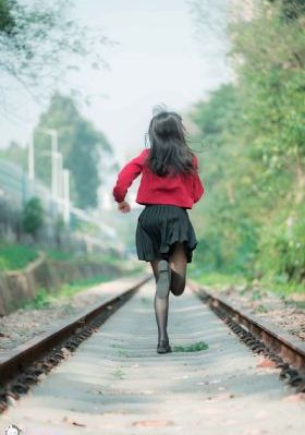 女将军被扒开腿供人玩弄的小说_DVD免费电视剧